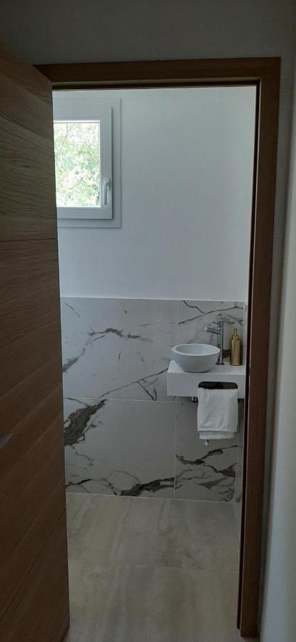 Magnifique Appartement 2 Chambres Avec 50 M2 De Jardin Privatif La Crau Ngoại thất bức ảnh